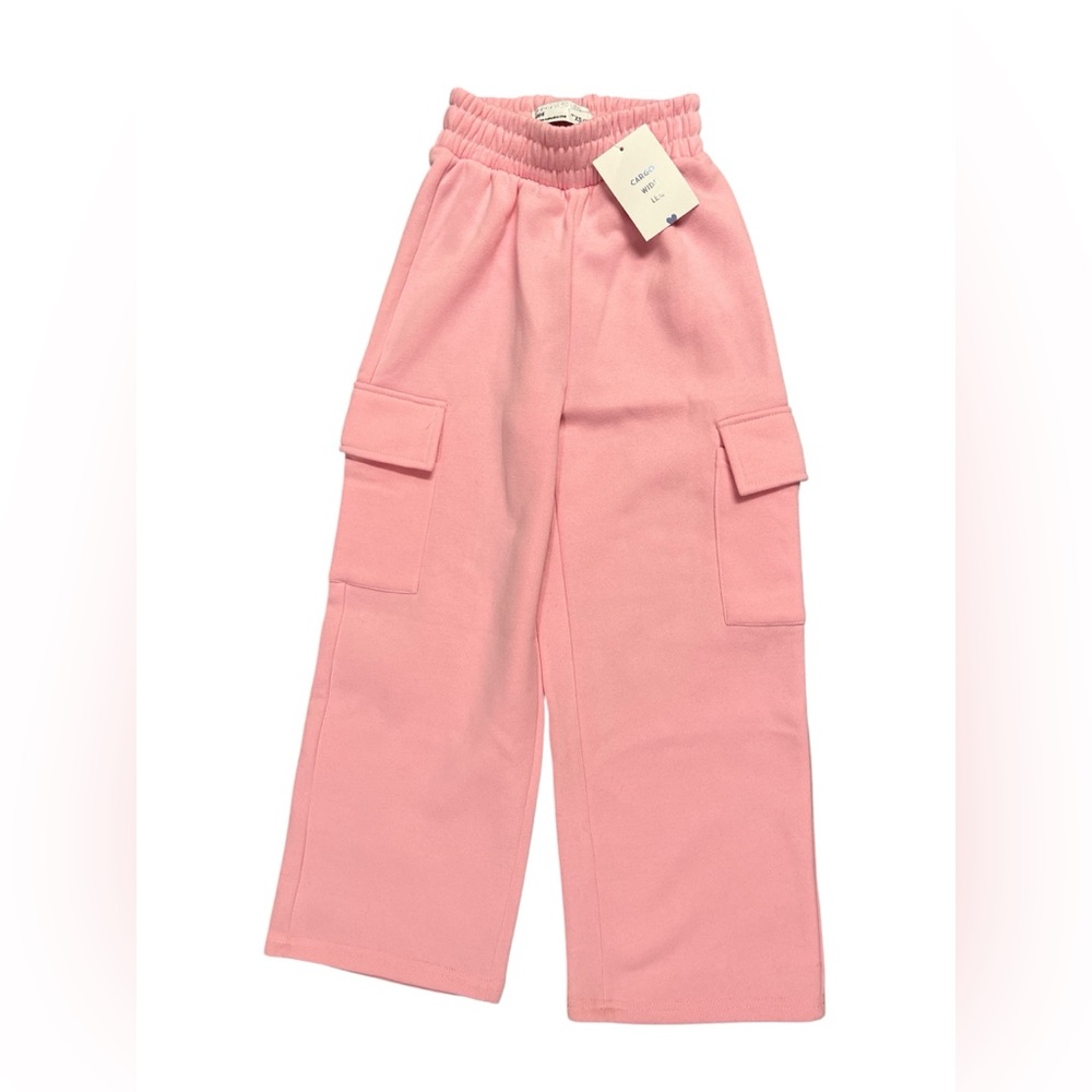 NWT’s Kids Pink high rise Cargo wide leg sweatpants